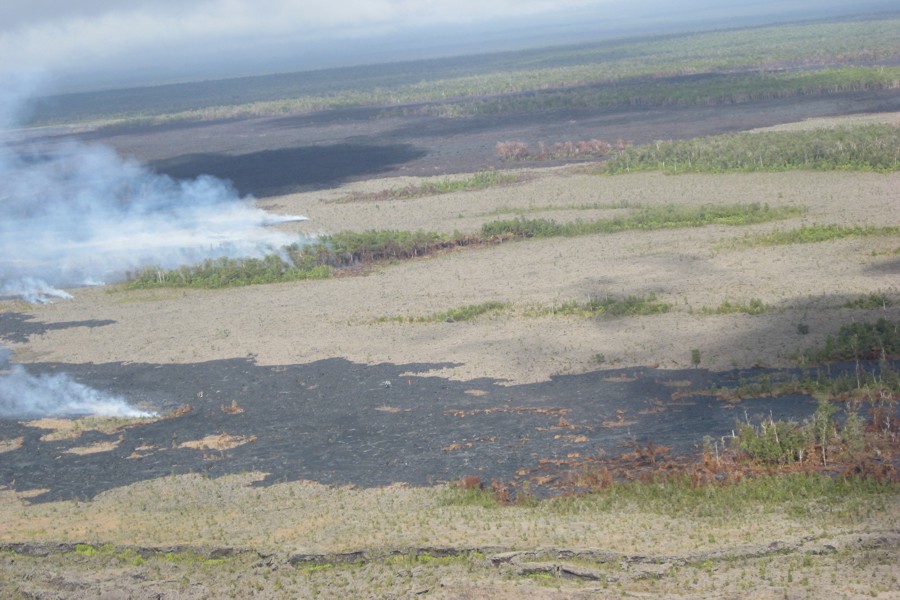 ../image/big island spectacular  lava flow 4.jpg